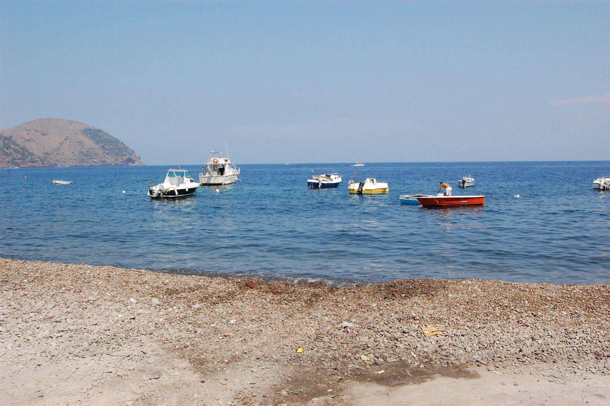 Residence Hotel Baia Portinenti Lipari  Exterior photo