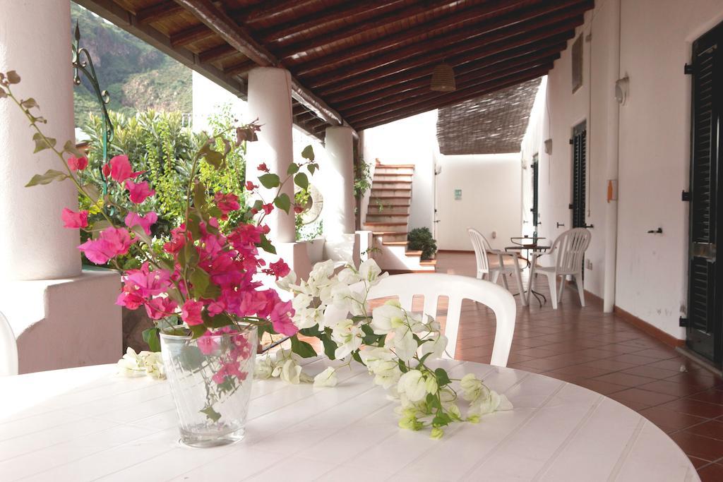 Residence Hotel Baia Portinenti Lipari  Exterior photo